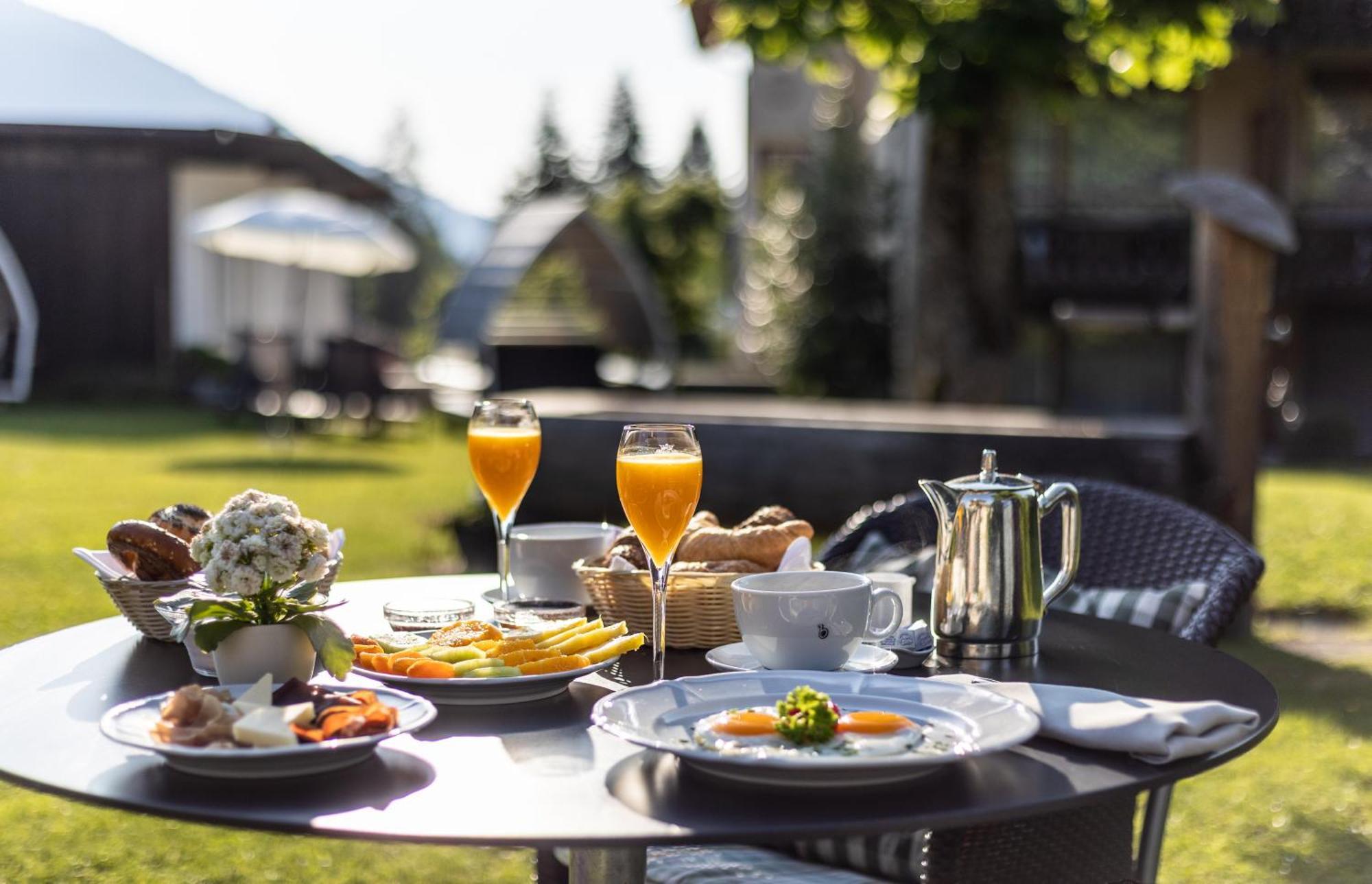 Hotel Adula Флімс Екстер'єр фото